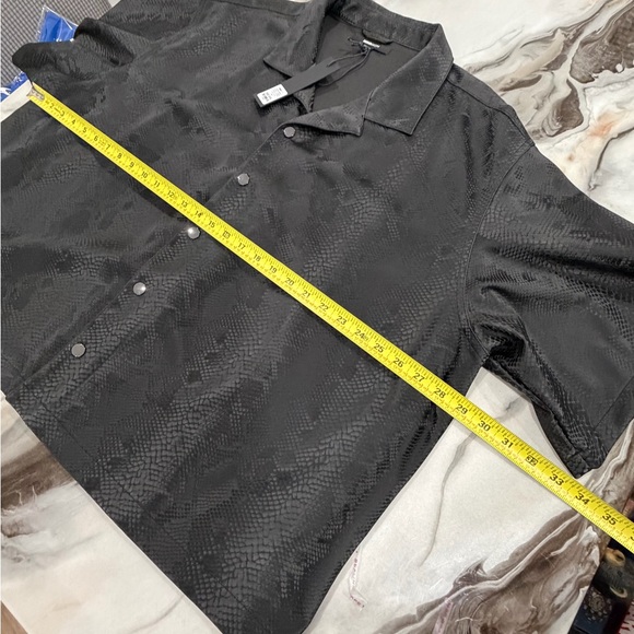 Men's Black Snake Print Shirt Jacket - Picture 10 of 10